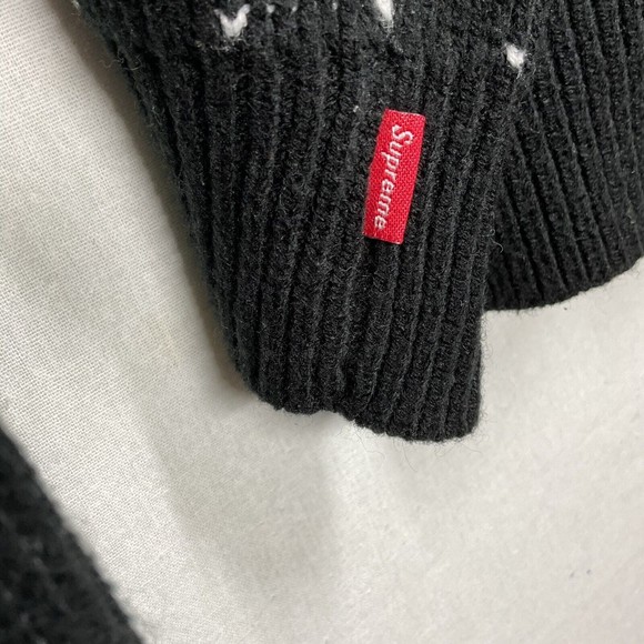 SUPREME - New York Skyline Stitch Knit Sweater White & Black FW20 sz L - Picture 8 of 8